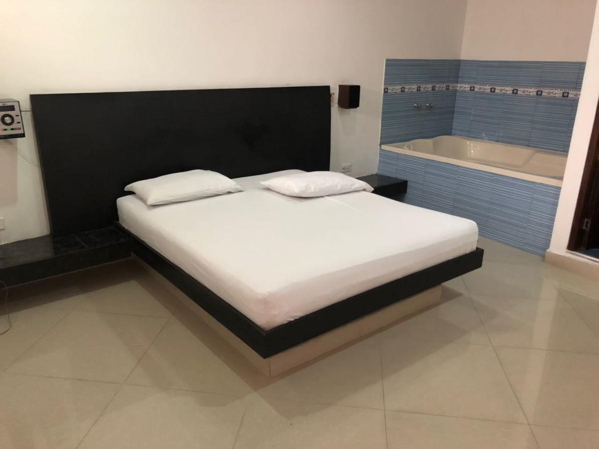 Hotel Universo Plaza 2*